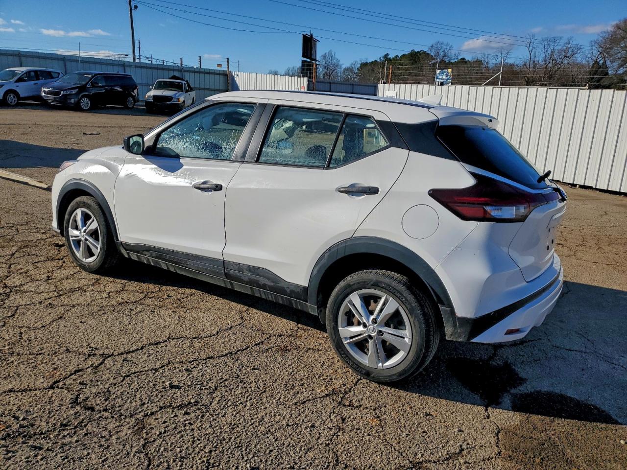 Nissan Kicks S Image 2