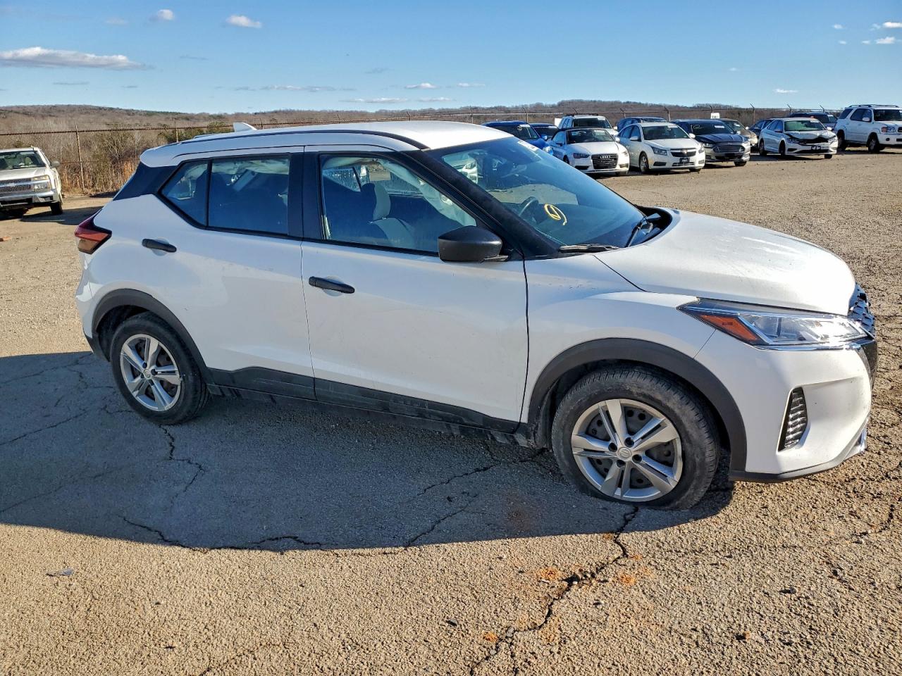 Nissan Kicks S Image 7