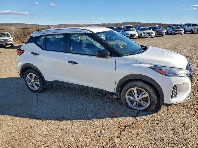 Nissan Kicks S Image 7