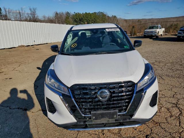 Nissan Kicks S Image 3