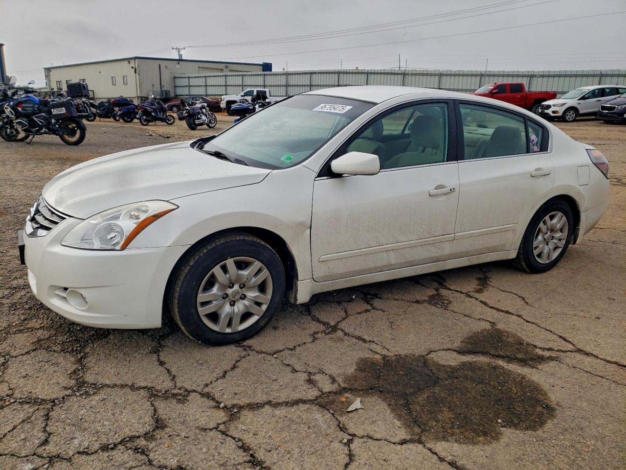 Nissan Altima Base Image 1