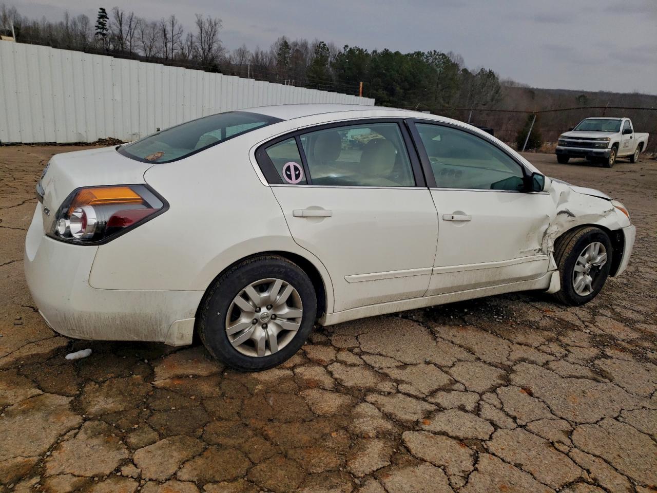 Nissan Altima Base Image 6