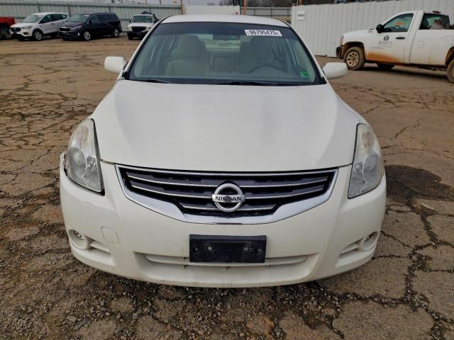 Nissan Altima Base Image 3
