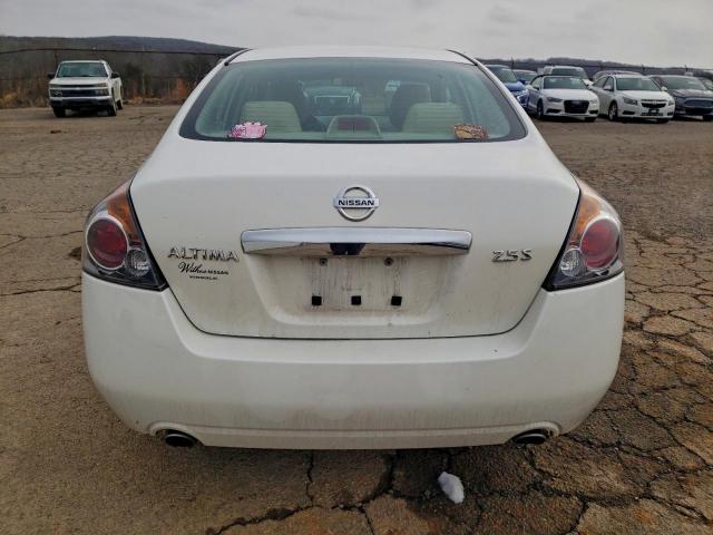 Nissan Altima Base Image 11