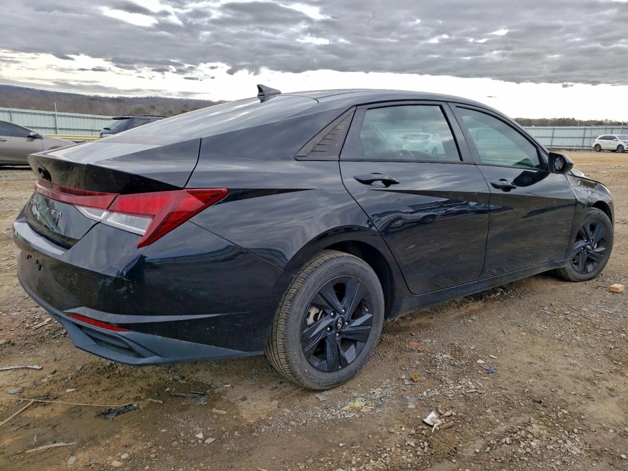 Hyundai ELANTRA Sel Image 4