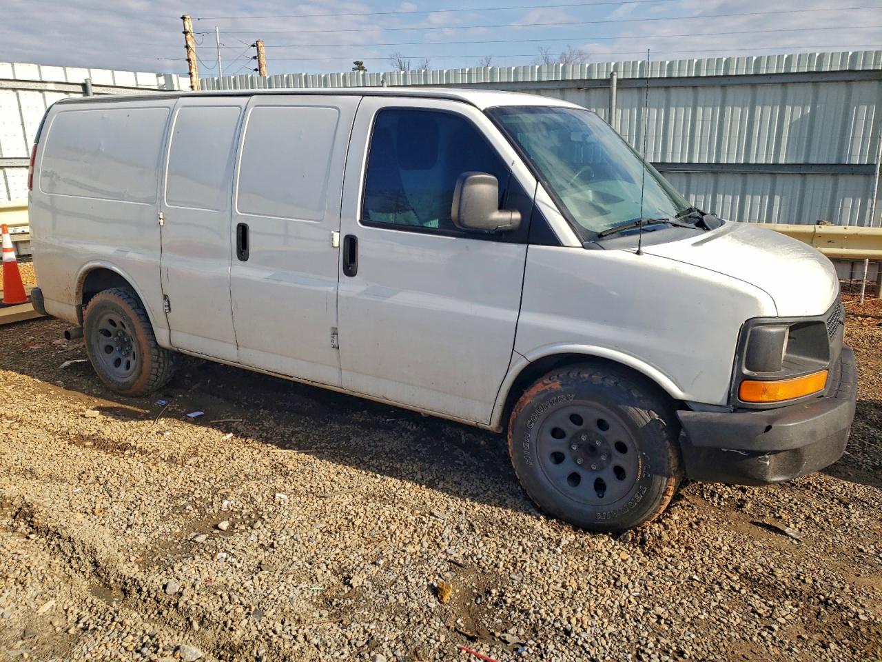 Chevrolet Express Image 9