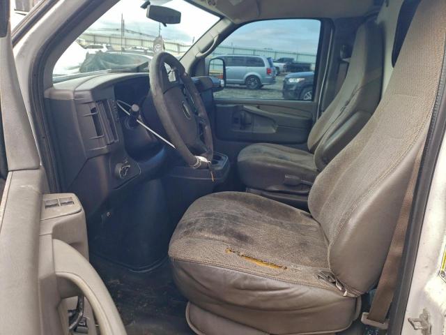 Chevrolet Express Image 8