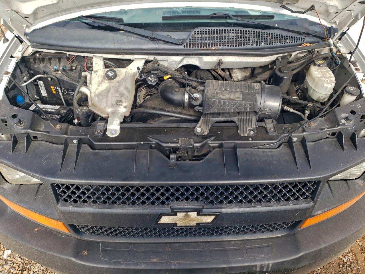 Chevrolet Express Image 3