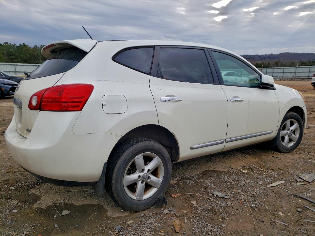 Nissan Rogue S Image 9