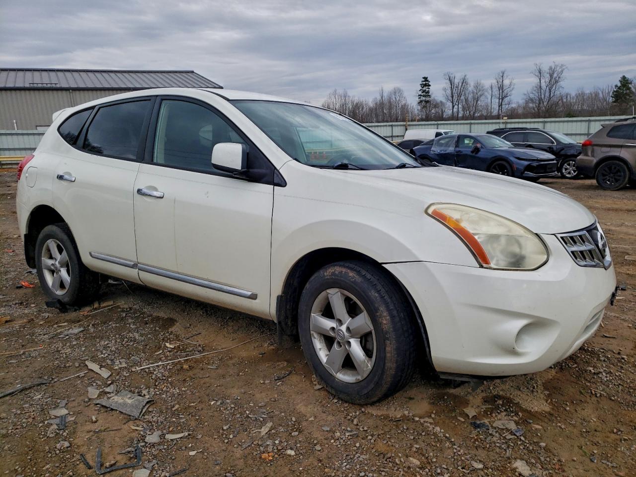 Nissan Rogue S Image 2