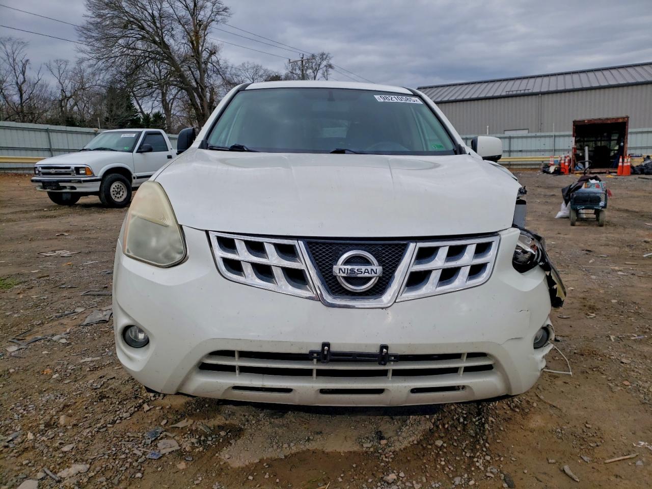 Nissan Rogue S Image 5