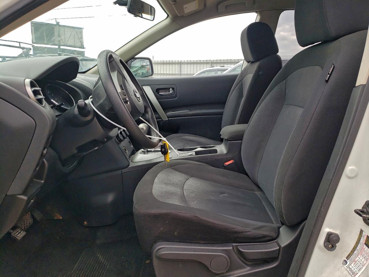 Nissan Rogue S Image 10