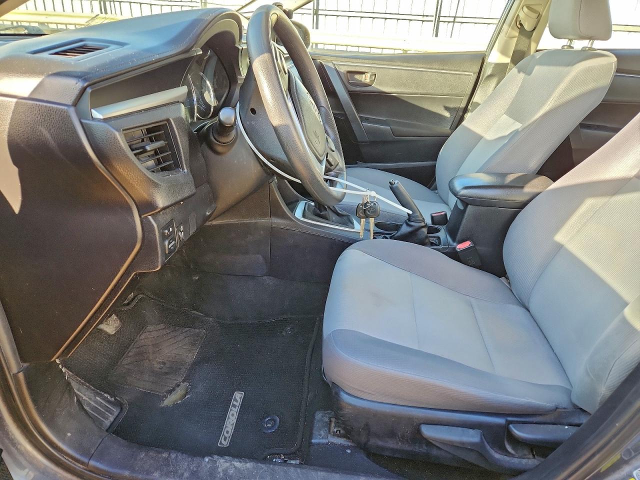 Toyota Corolla L Image 4