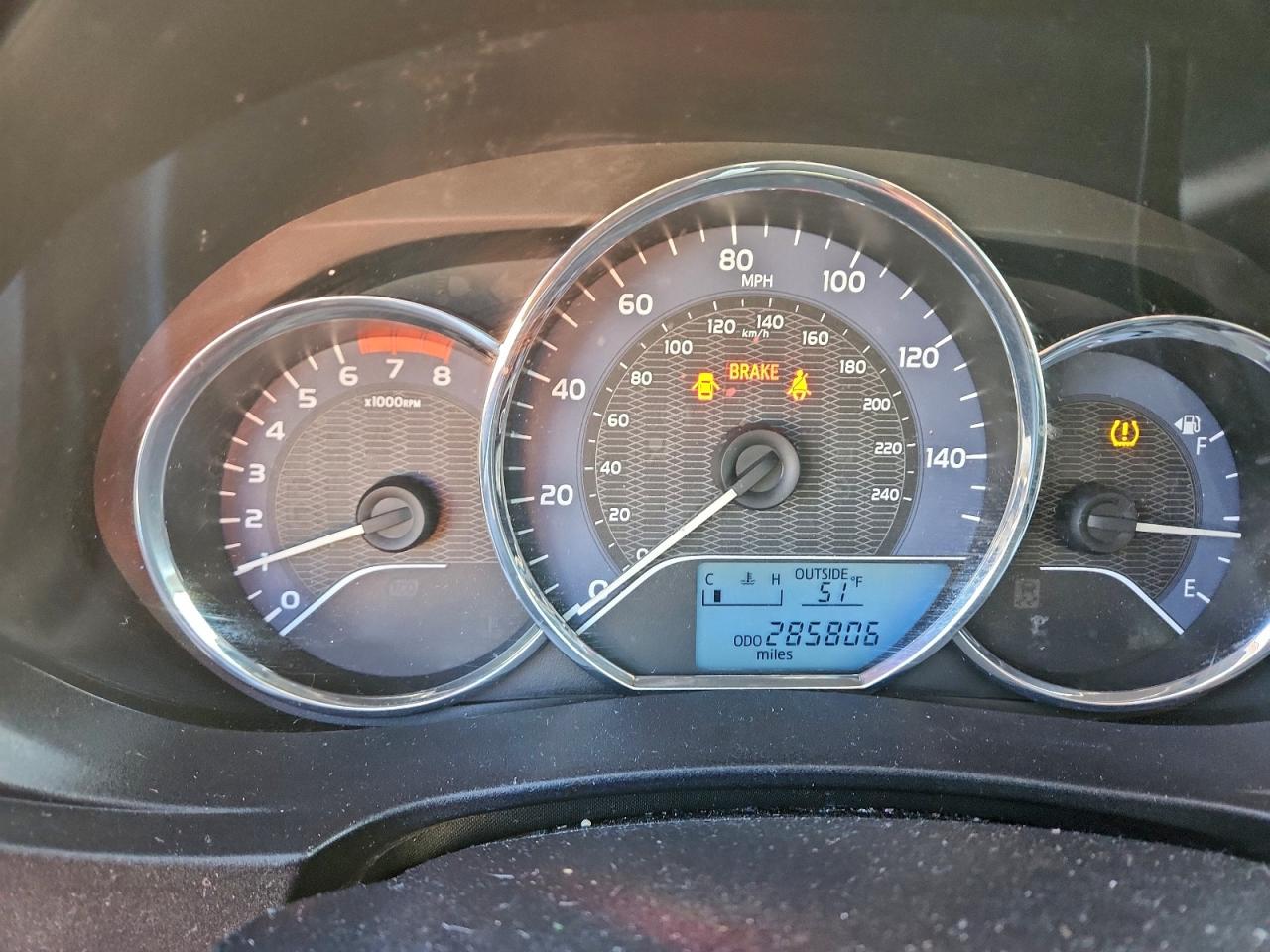 Toyota Corolla L Image 6