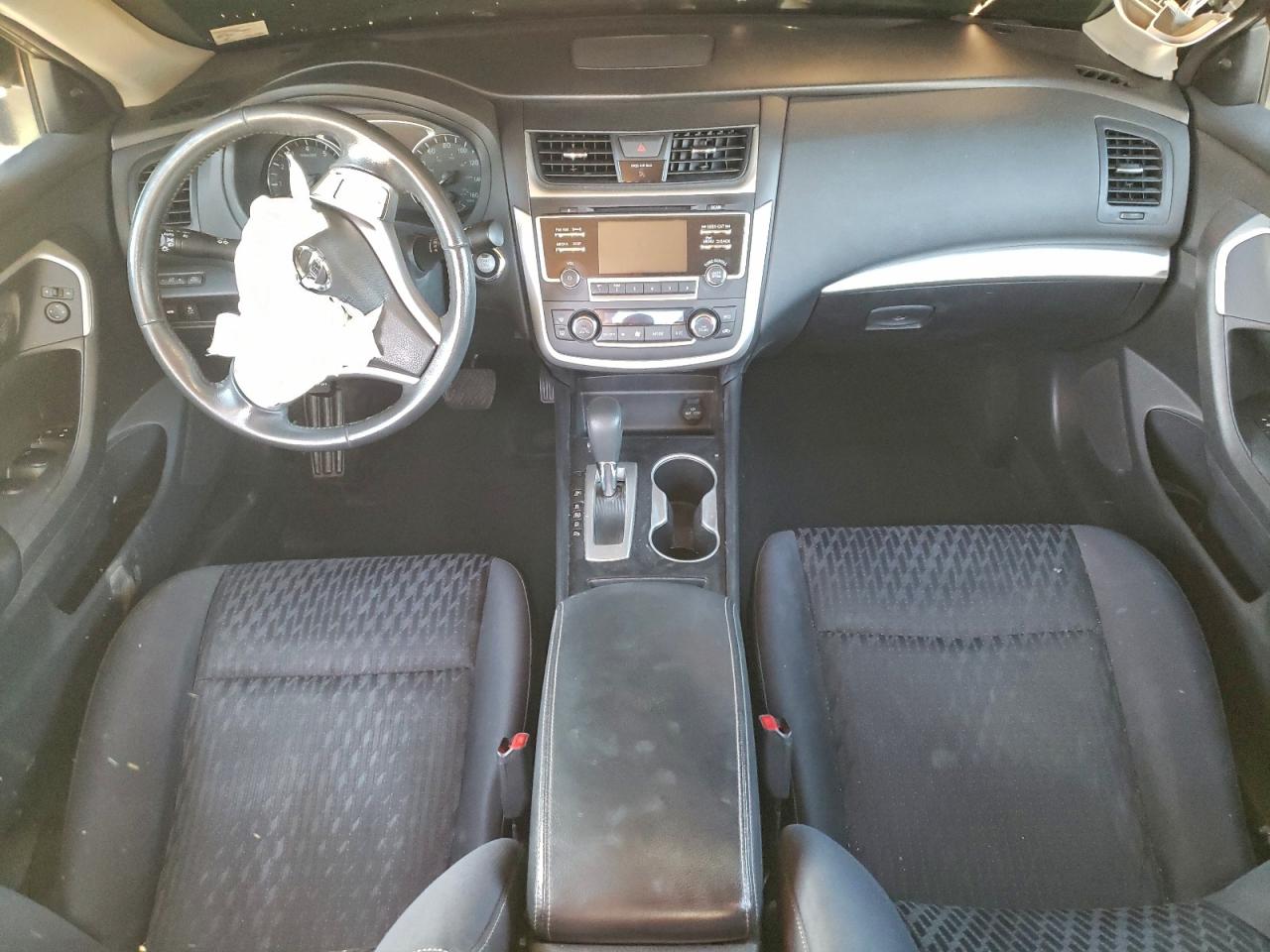 Nissan Altima 2.5 Image 6