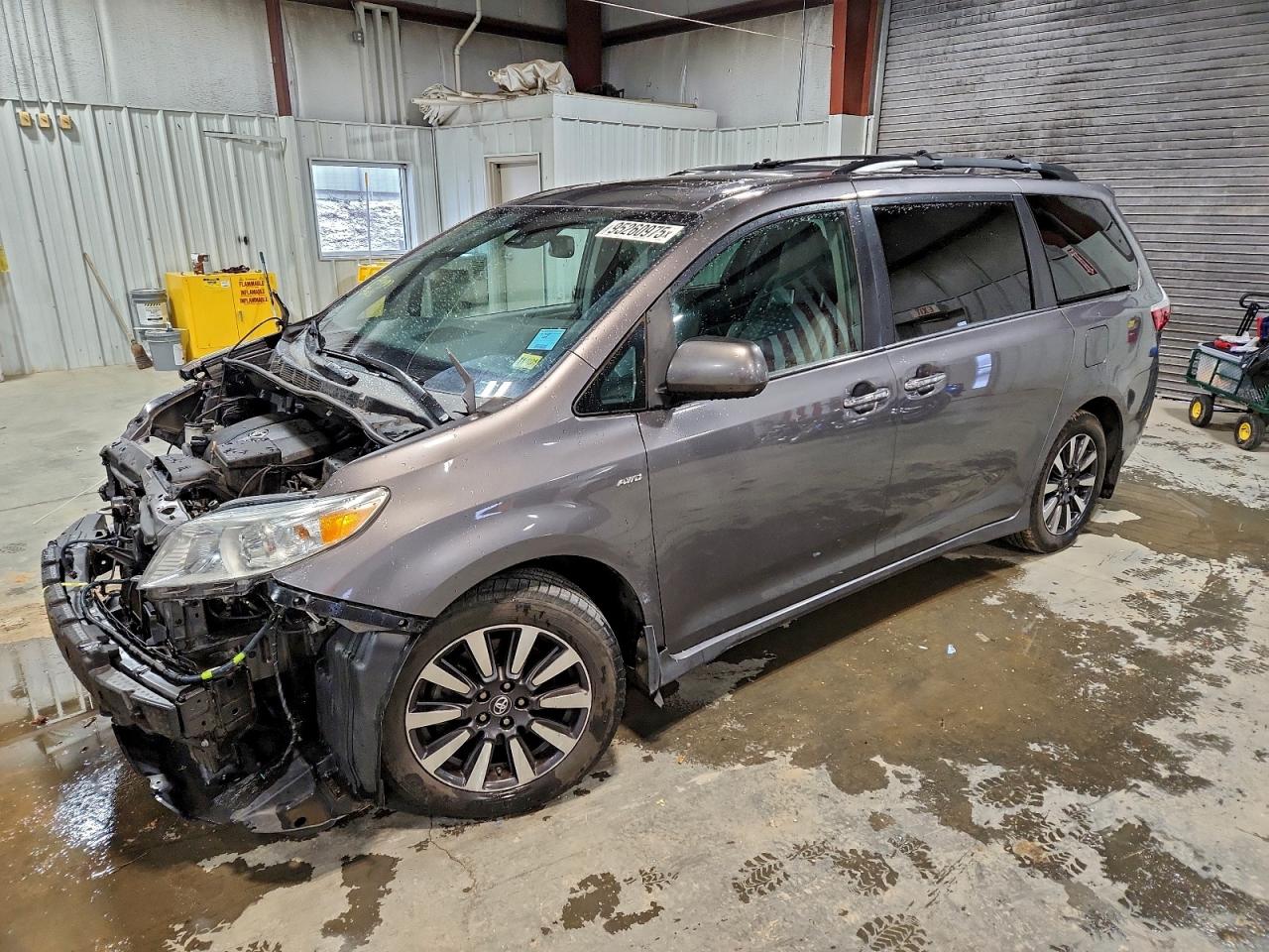 Toyota Sienna Xle Image 1