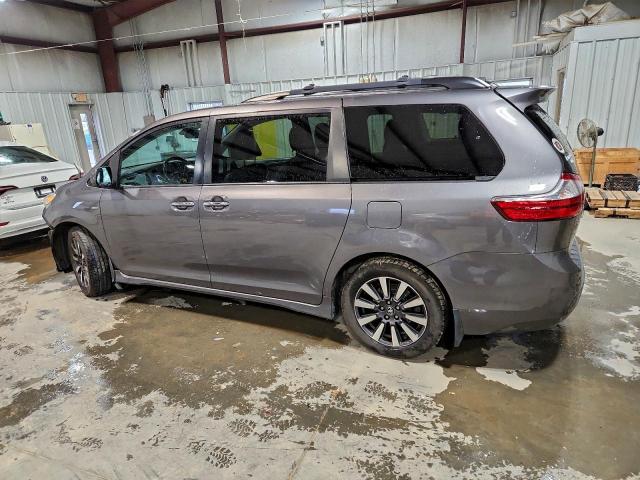 Toyota Sienna Xle Image 7