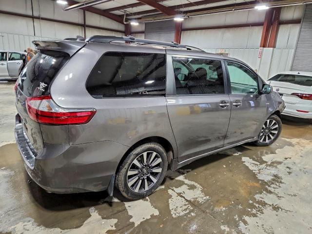 Toyota Sienna Xle Image 4