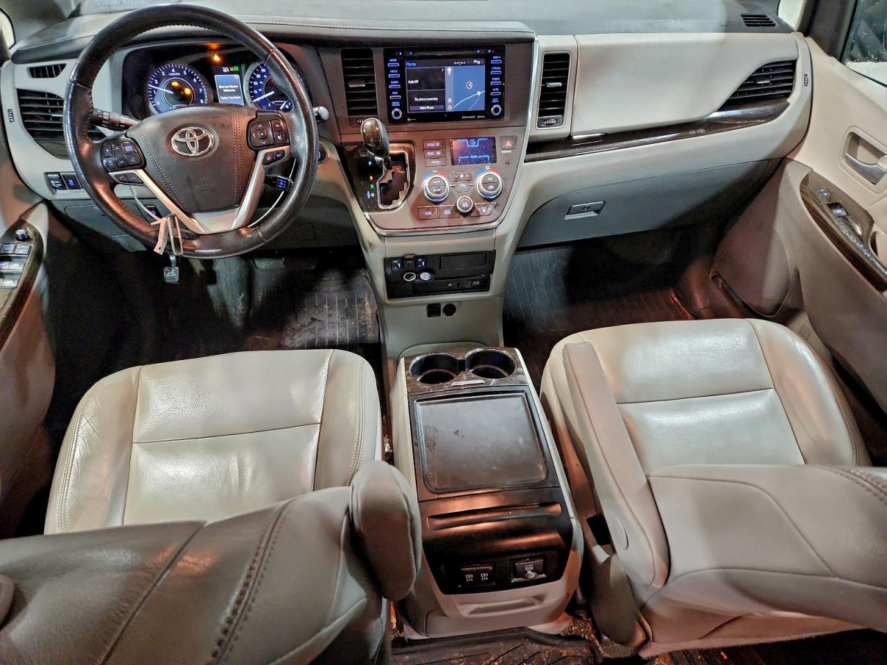 Toyota Sienna Xle Image 3