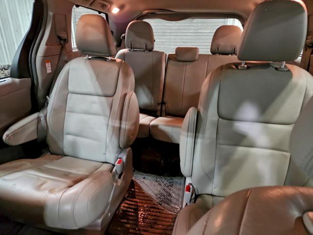 Toyota Sienna Xle Image 12