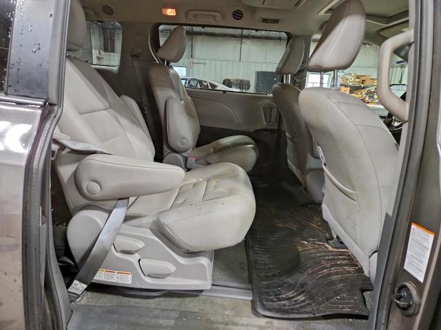 Toyota Sienna Xle Image 11