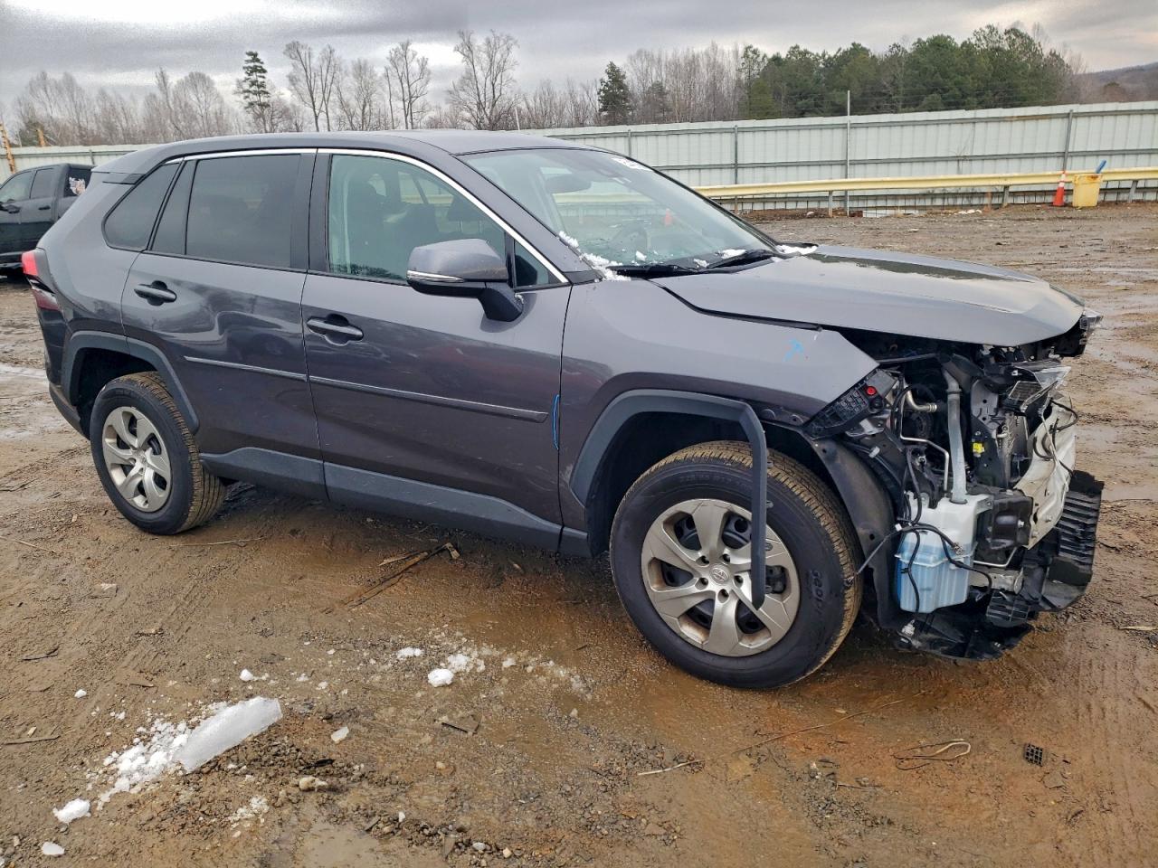 Toyota RAV4 Le Image 4