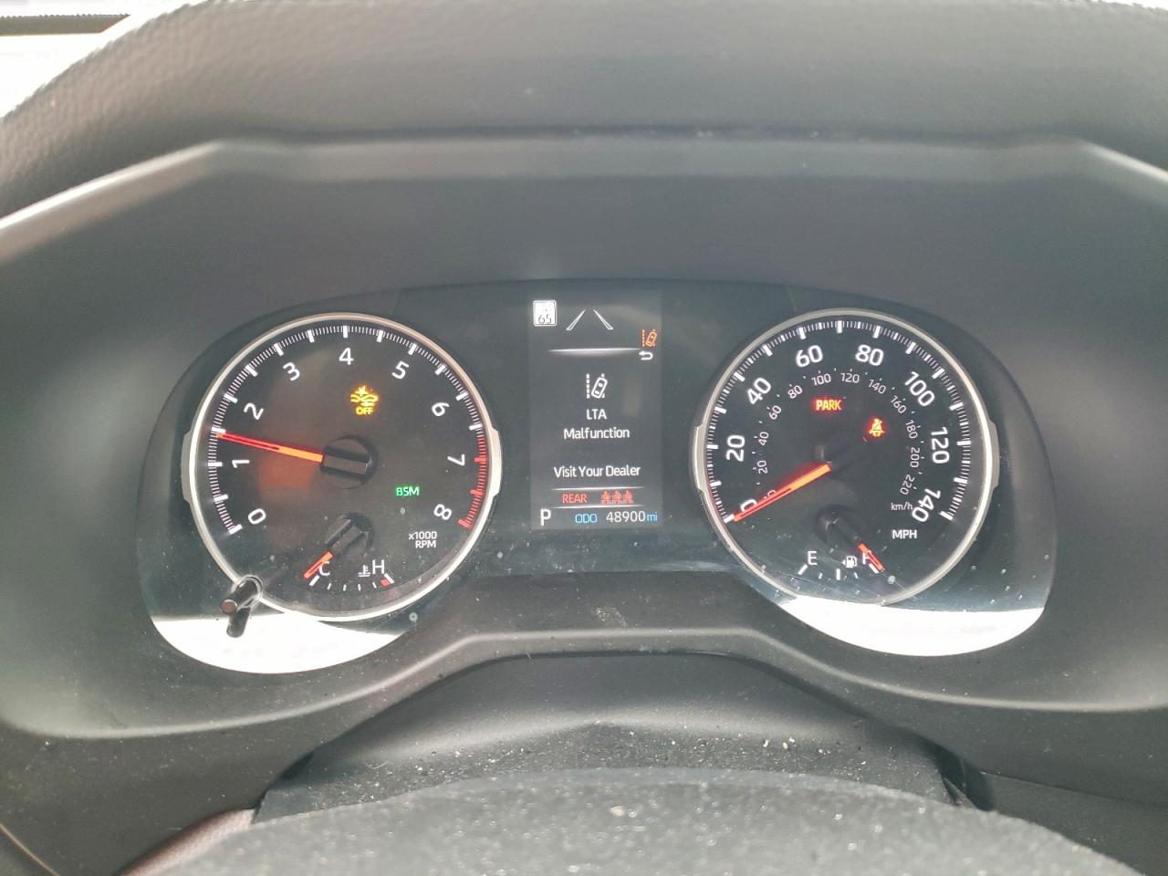 Toyota RAV4 Le Image 5