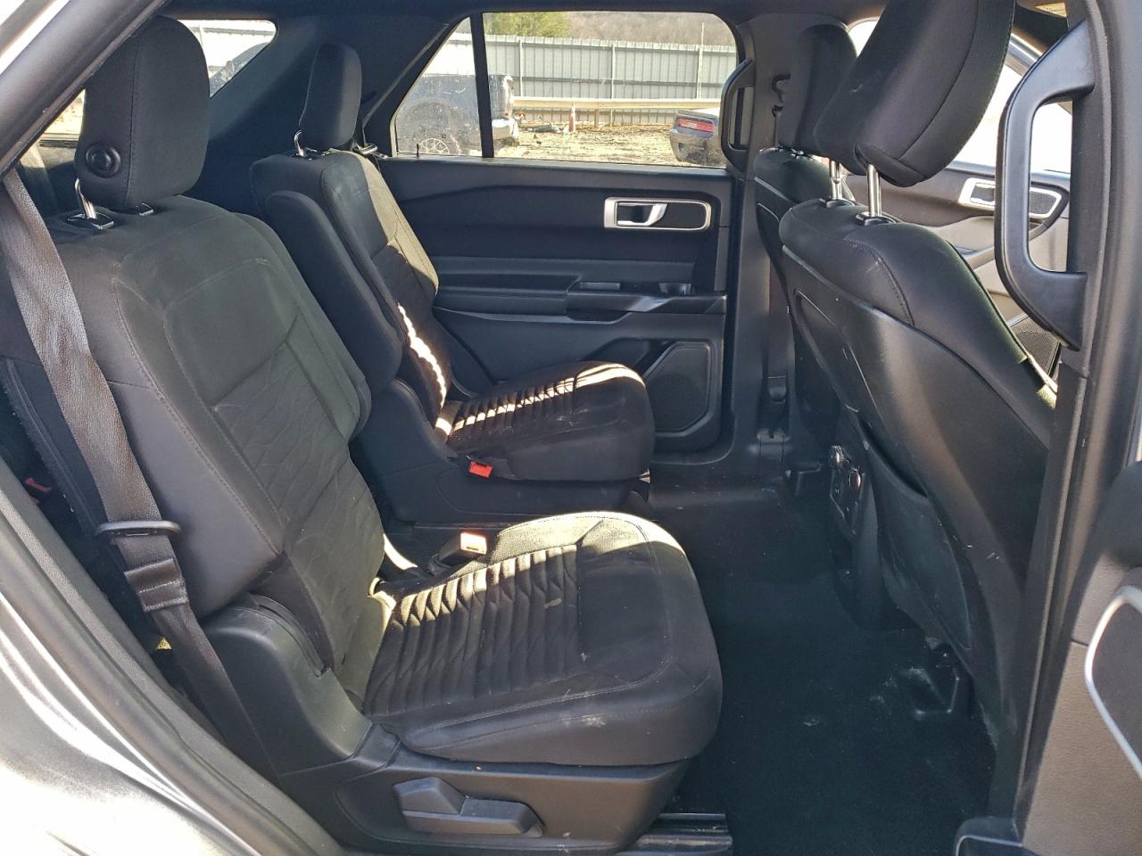 Ford Explorer Xlt Image 12