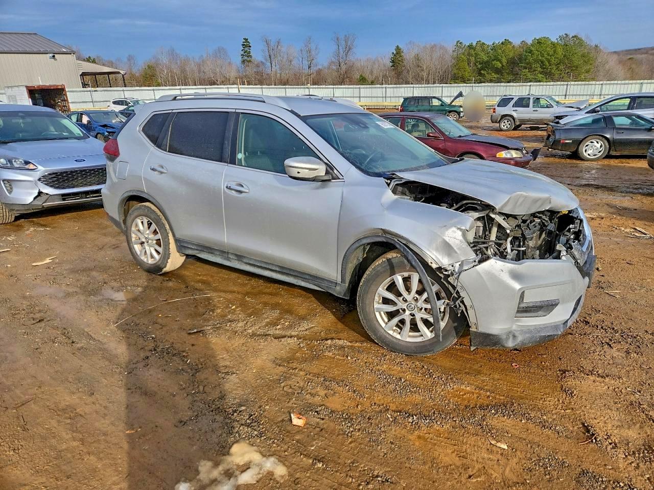 Nissan Rogue S Image 2