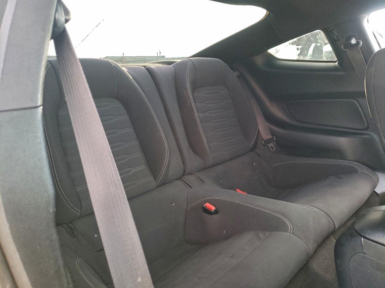 Ford Mustang Image 5