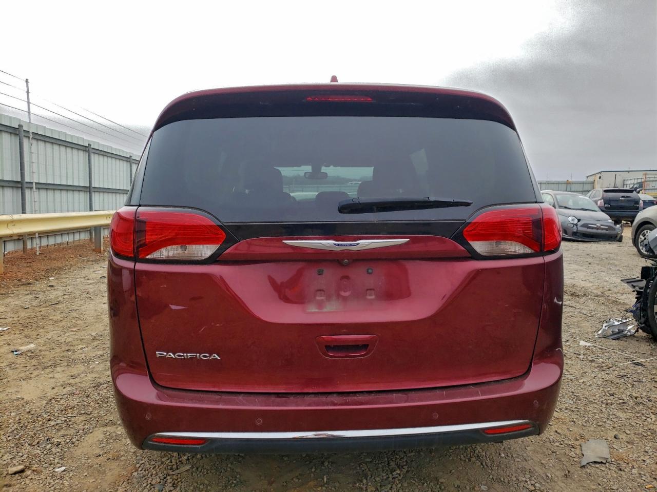 Chrysler Pacifica Touring L Image 12
