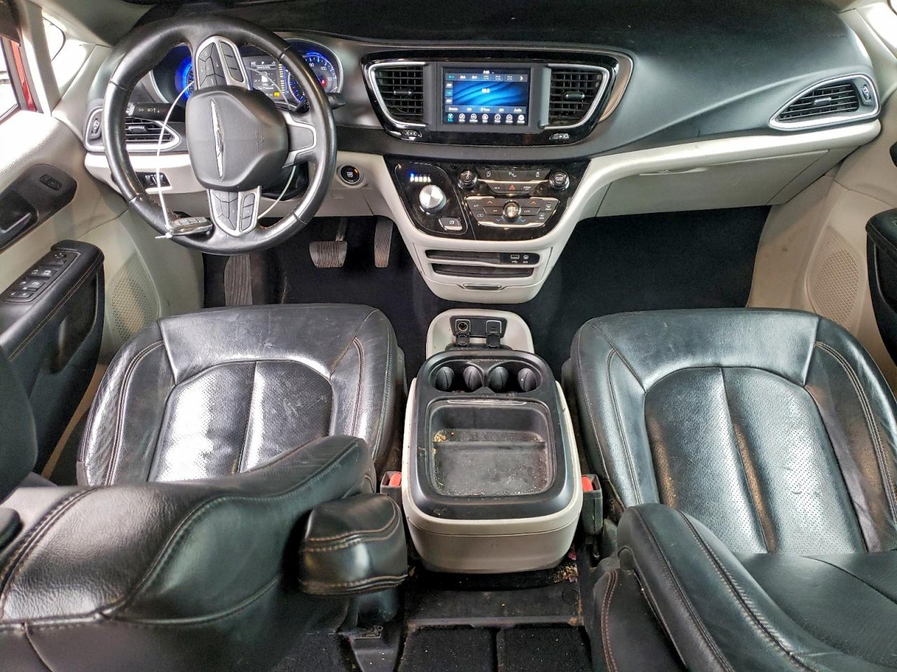 Chrysler Pacifica Touring L Image 10