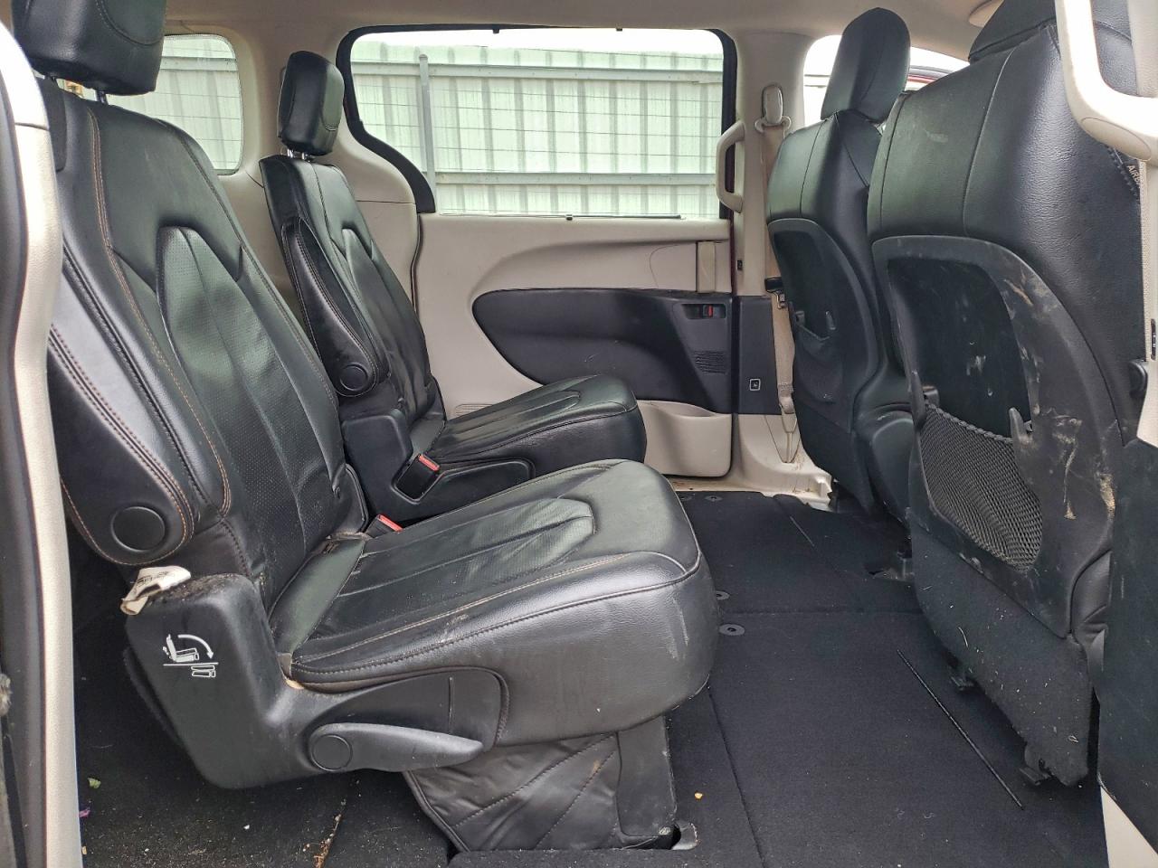 Chrysler Pacifica Touring L Image 13