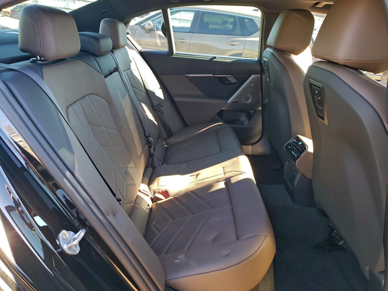 BMW 5 Series I Image 8